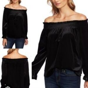 CeCe Black Velvet Off The Shoulder Ruffled Cuff Blouse Size XL